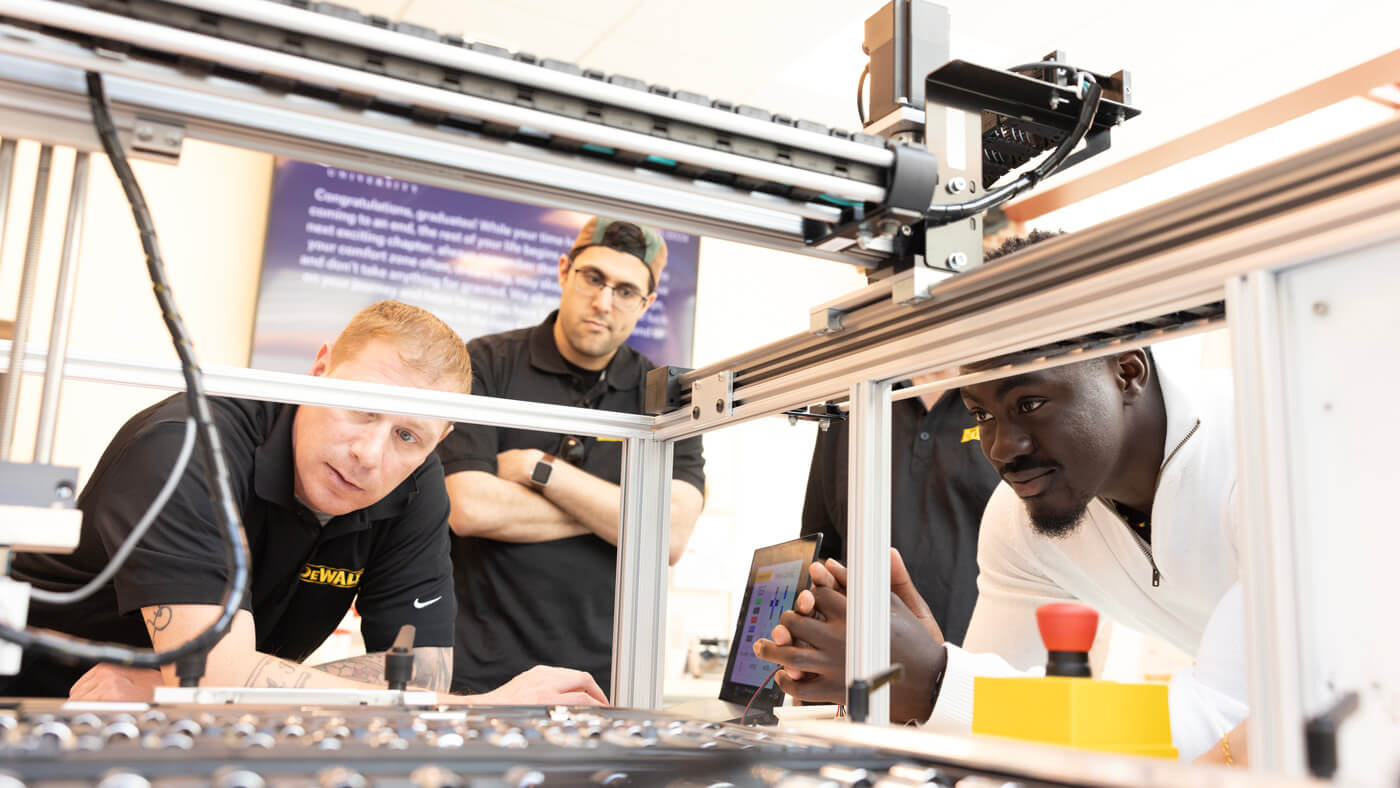 Students get a closer look at an engineering project.